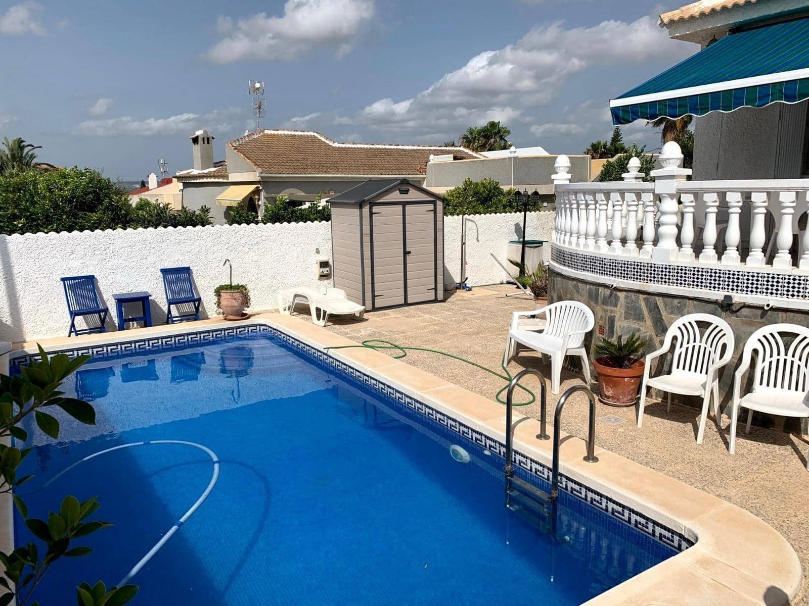 5 camera da letto Villetta Bifamiliare in vendita in Torrevieja con piscina - 345.000 € (Rif: 10006354)