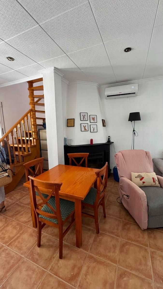 5 bedroom Semi-detached Villa for sale in Torrevieja with pool - € 345,000 (Ref: 10006354)