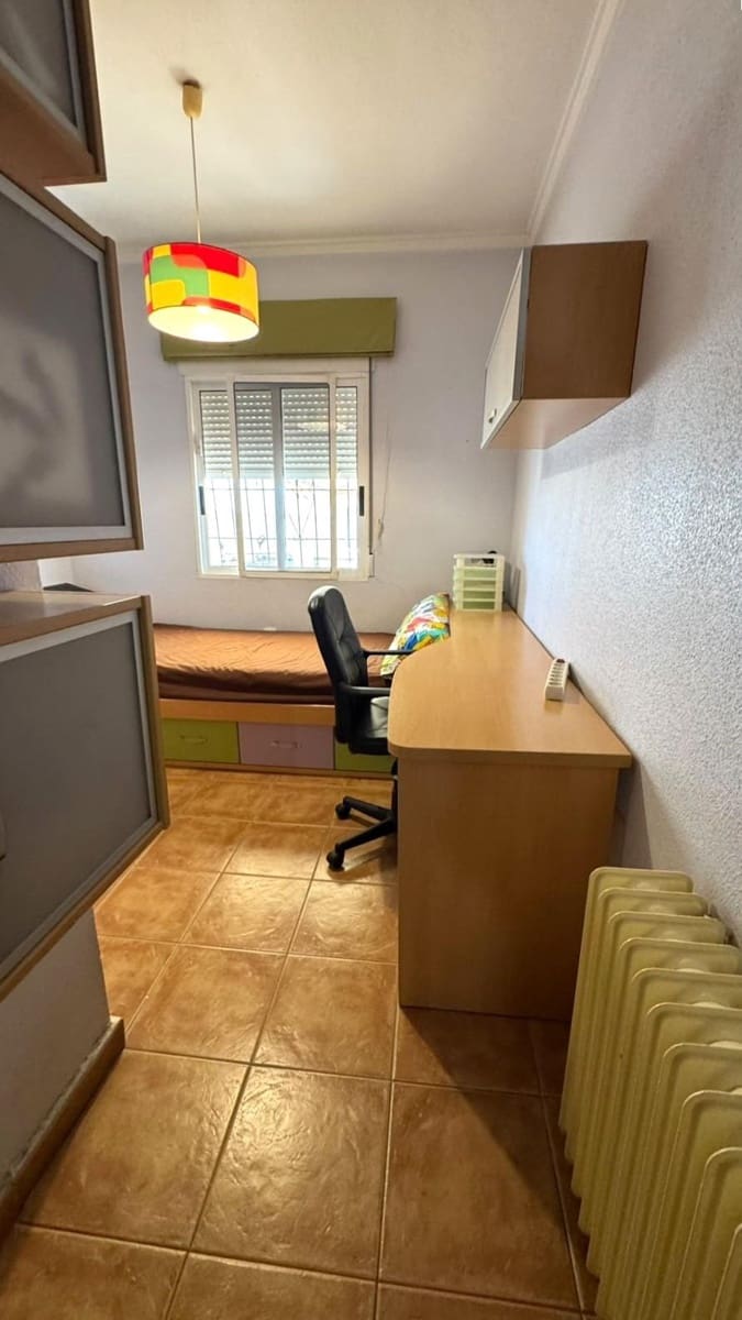 5 bedroom Semi-detached Villa for sale in Torrevieja with pool - € 345,000 (Ref: 10006354)
