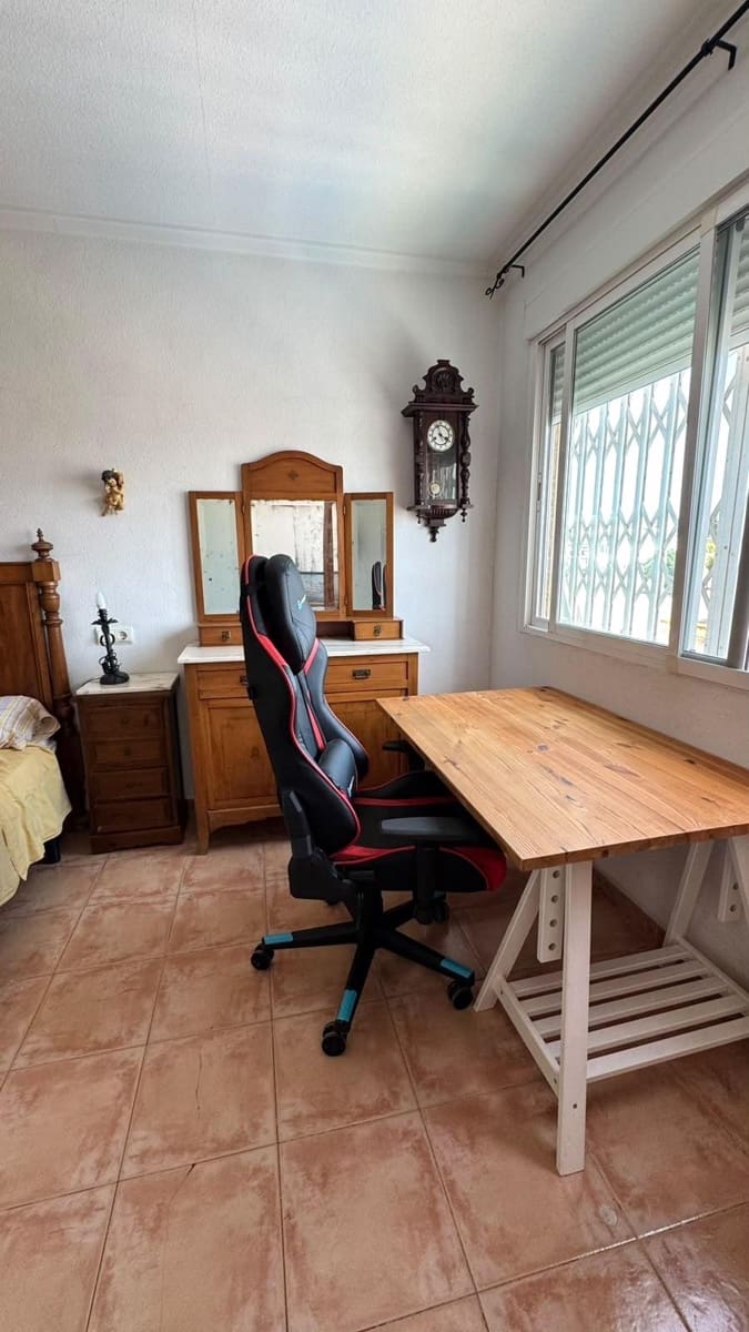 5 bedroom Semi-detached Villa for sale in Torrevieja with pool - € 345,000 (Ref: 10006354)