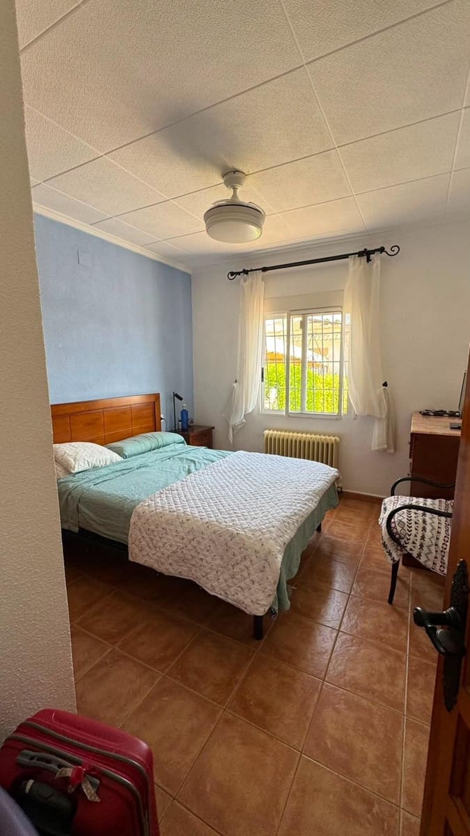5 bedroom Semi-detached Villa for sale in Torrevieja with pool - € 345,000 (Ref: 10006354)