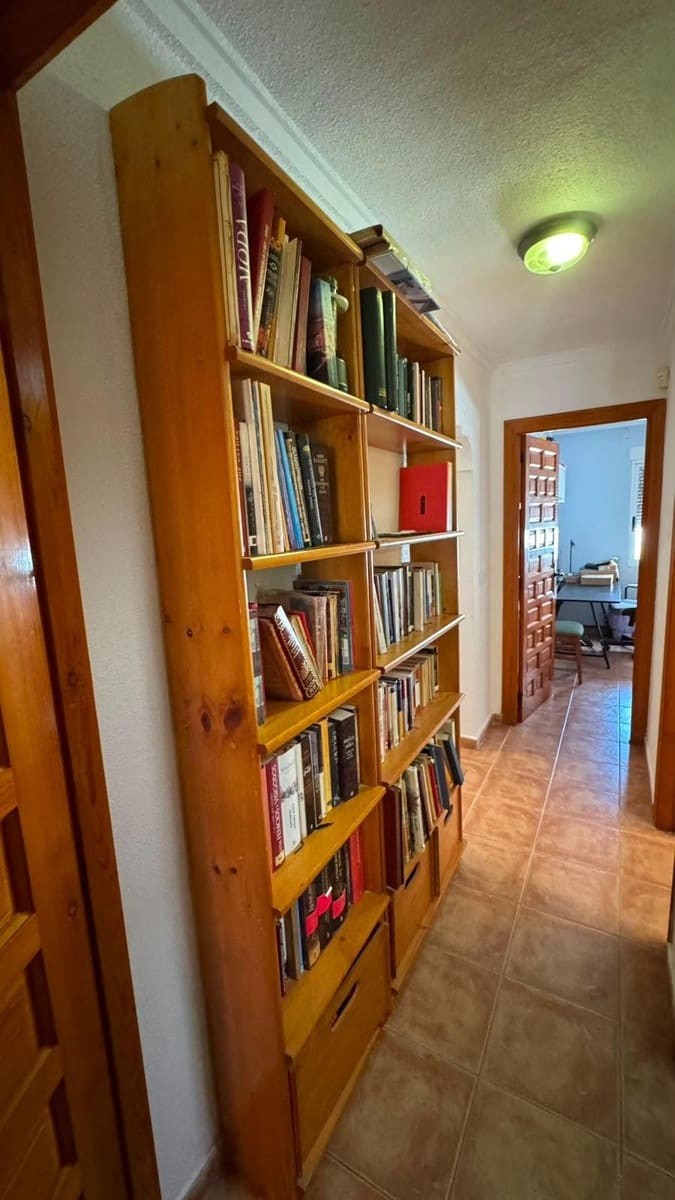 5 bedroom Semi-detached Villa for sale in Torrevieja with pool - € 345,000 (Ref: 10006354)