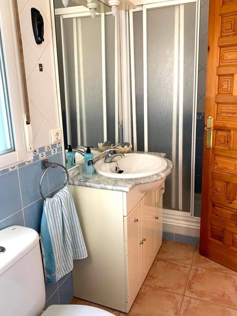 5 bedroom Semi-detached Villa for sale in Torrevieja with pool - € 345,000 (Ref: 10006354)