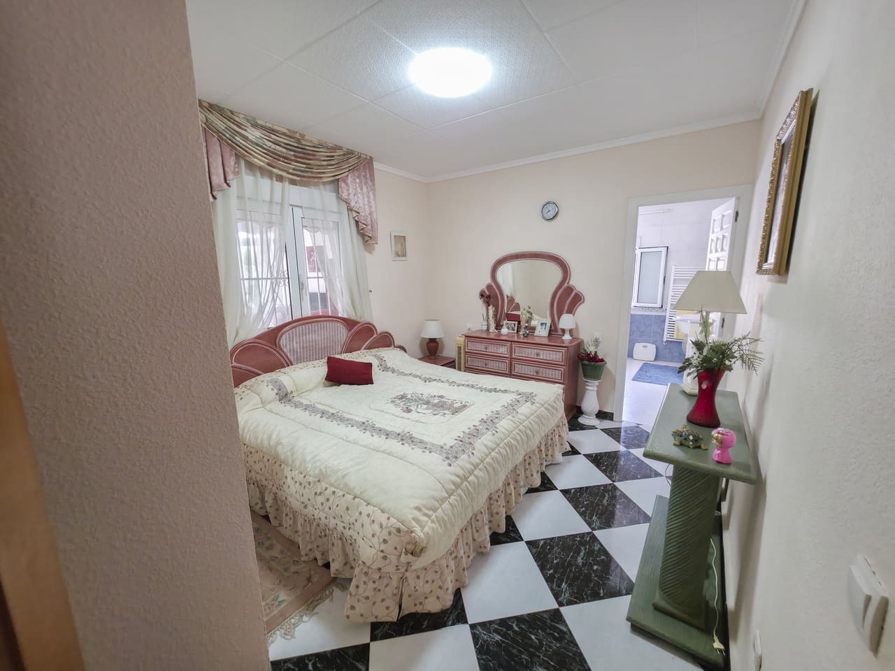 3 bedroom Villa for sale in Torrevieja with garage - € 475,000 (Ref: 10006355)