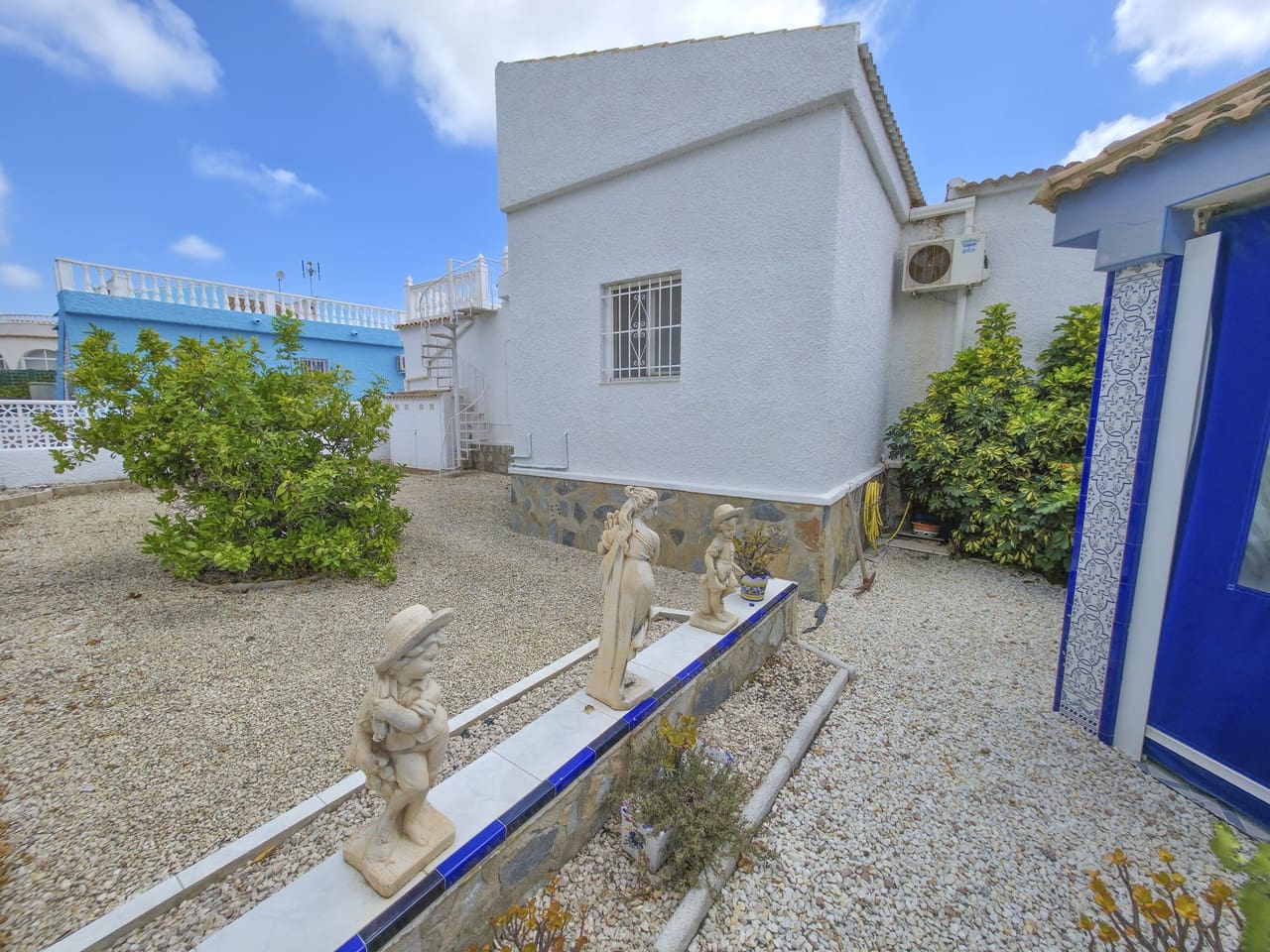 3 bedroom Villa for sale in Torrevieja with garage - € 475,000 (Ref: 10006355)