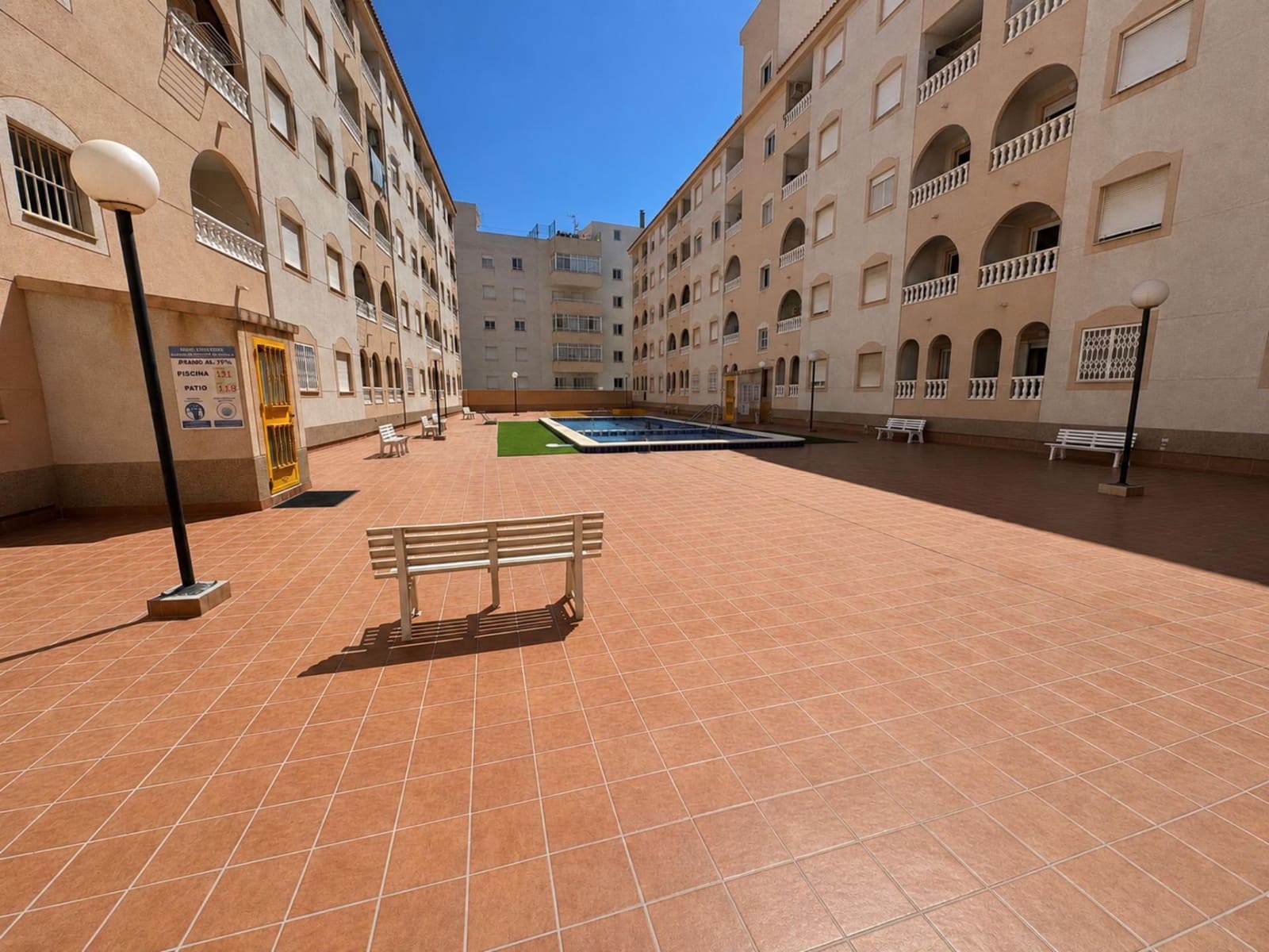 2 sypialnia Apartament na sprzedaż w Torrevieja z basenem - 149 900 € (Ref: 10007211)