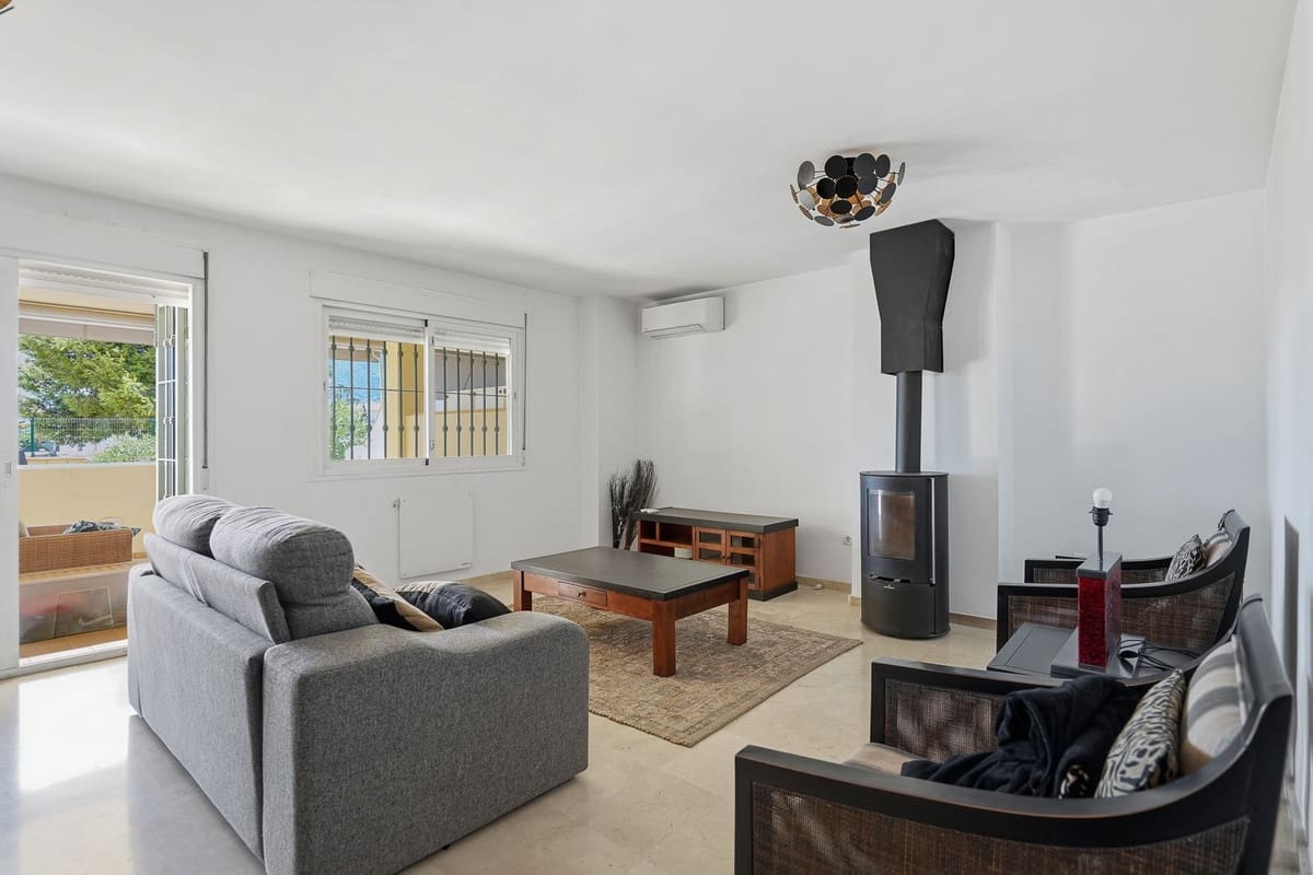 3 makuuhuone Huoneisto myytävänä paikassa Mijas mukana uima-altaan - 435 000 € (Ref: 10008815)