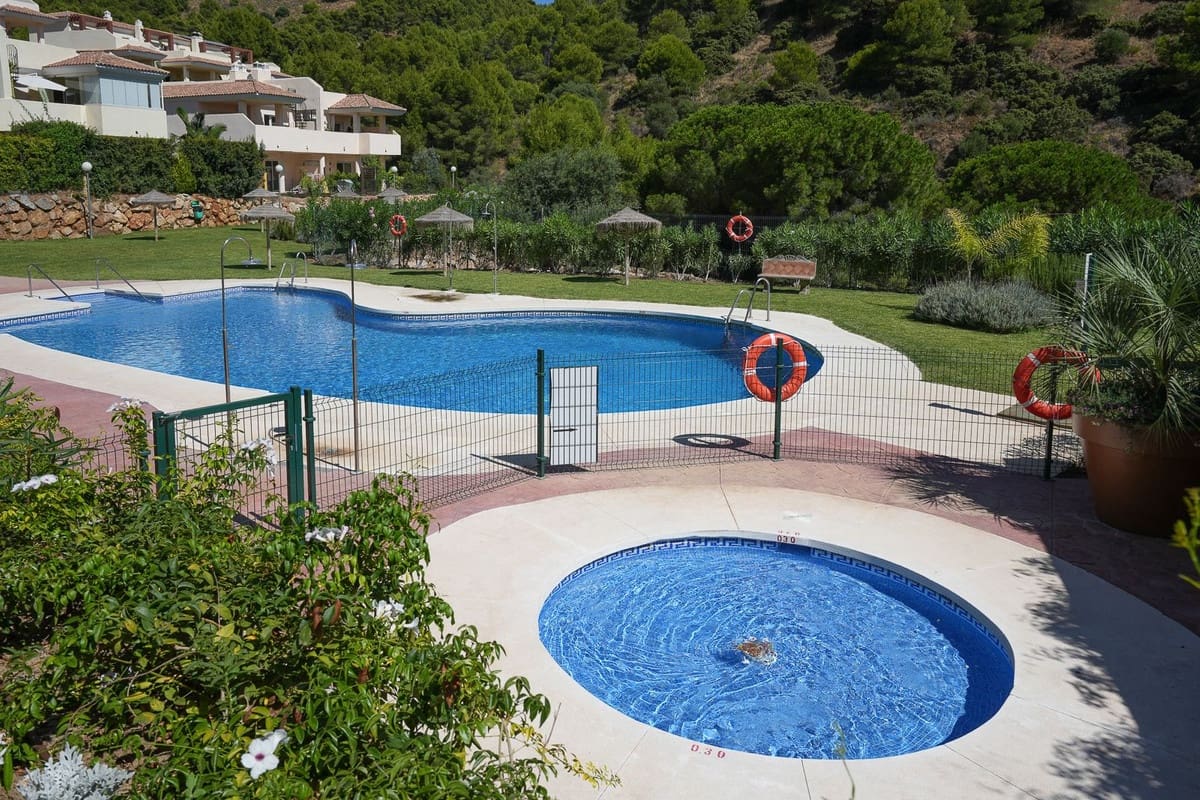 3 makuuhuone Huoneisto myytävänä paikassa Mijas mukana uima-altaan - 435 000 € (Ref: 10008815)