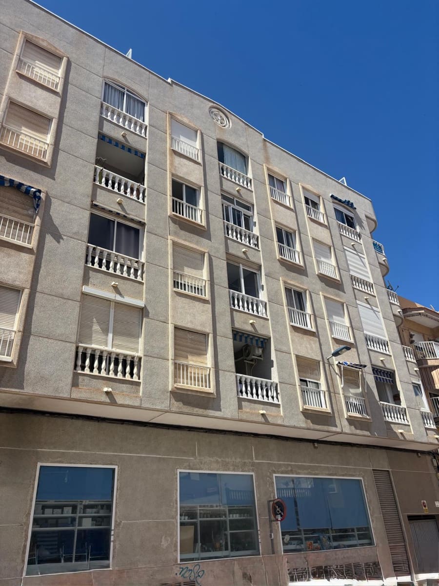 2 soveværelse Lejlighed til salg i Torrevieja - € 159.000 (Ref: 10008819)