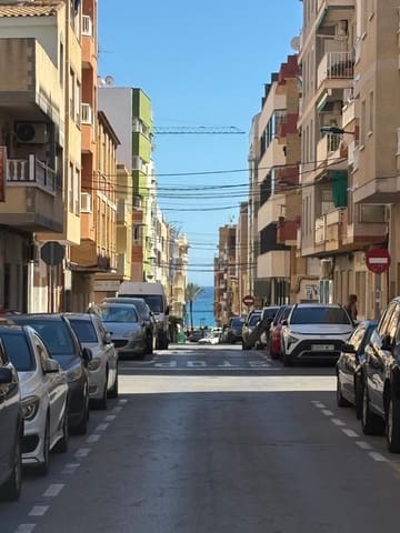 2 soveværelse Lejlighed til salg i Las Piscinas Naturales, Torrevieja - € 159.000 (Ref: 10008819)