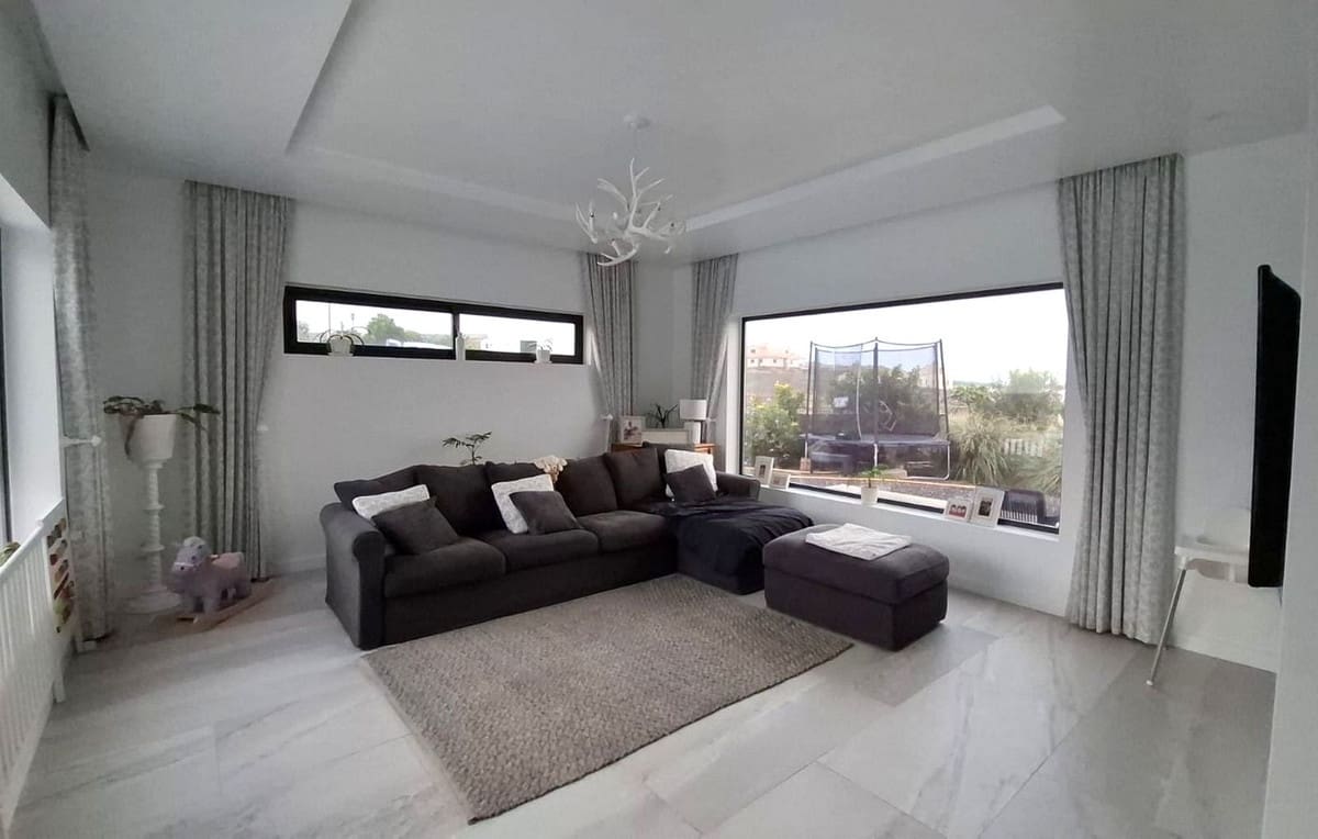 4 sypialnia Willa na sprzedaż w Villaverde z basenem garażem - 975 000 € (Ref: 10008823)