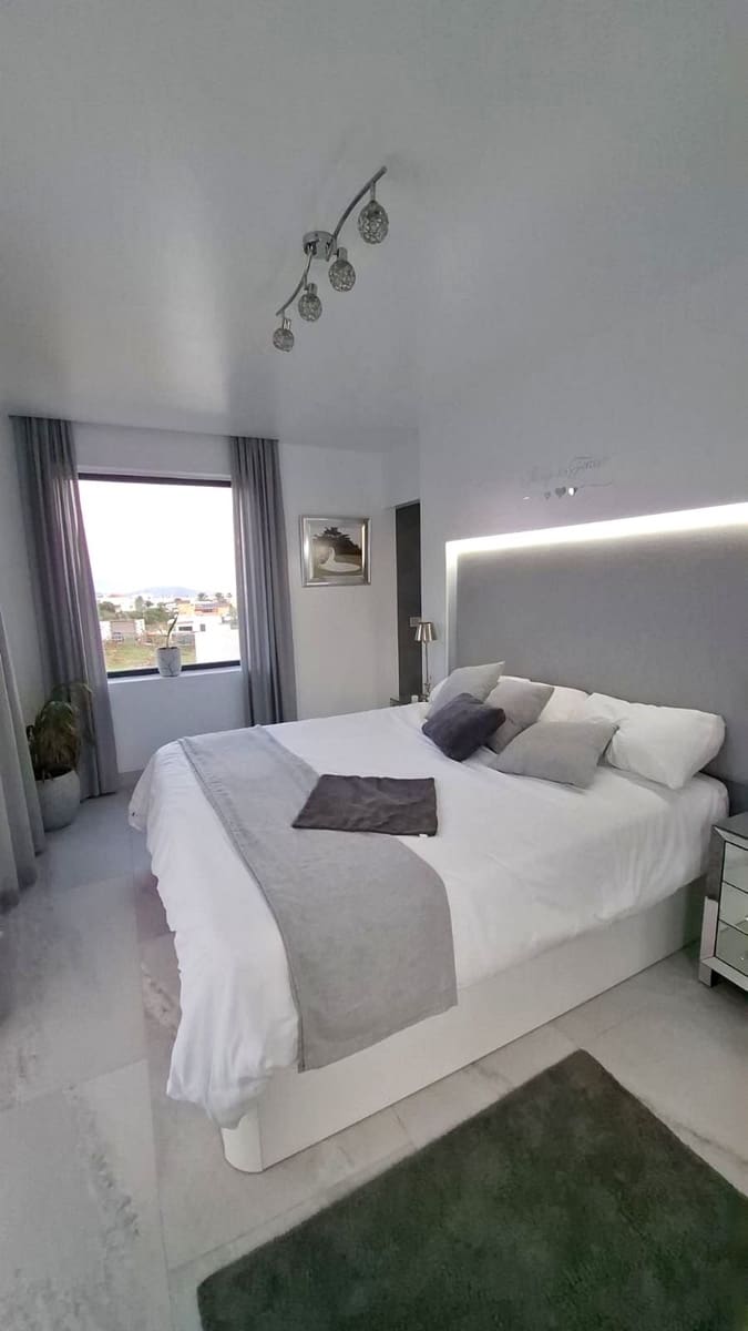 4 sypialnia Willa na sprzedaż w Villaverde z basenem garażem - 975 000 € (Ref: 10008823)