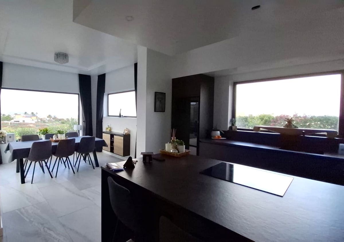 4 sypialnia Willa na sprzedaż w Villaverde z basenem garażem - 975 000 € (Ref: 10008823)
