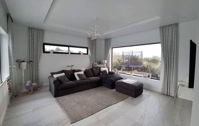 4 bedroom Villa for sale in Villaverde, La Oliva with pool garage - € 975,000 (Ref: 10008823)