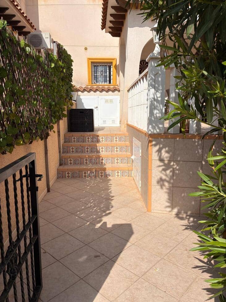 2 slaapkamer Villa te koop in Cabo Roig met zwembad - € 269.000 (Ref: 10011164)
