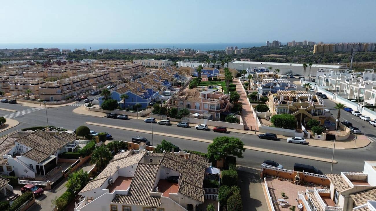 2 slaapkamer Villa te koop in Cabo Roig met zwembad - € 269.000 (Ref: 10011164)