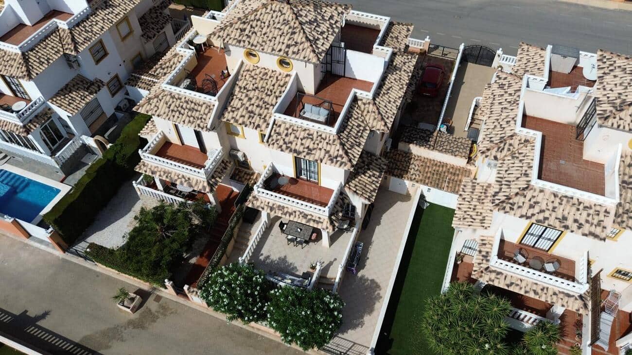 2 slaapkamer Villa te koop in Cabo Roig met zwembad - € 269.000 (Ref: 10011164)