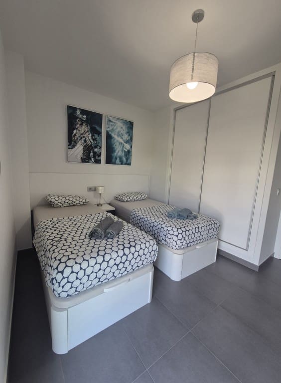 2 Zimmer Bungalow zu verkaufen in Entre Naranjos mit Pool - 249.900 € (Ref: 10011168)