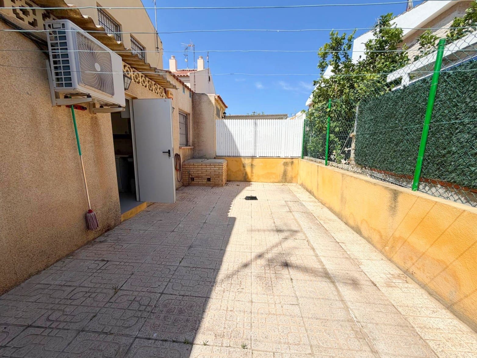 2 bedroom Townhouse for sale in Los Alcazares - € 155,000 (Ref: 10011175)