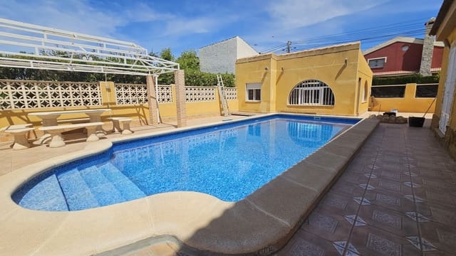 6 quarto Moradia para venda em Los Narejos, Los Alcázares com piscina garagem - 599 000 € (Ref: 10011179)