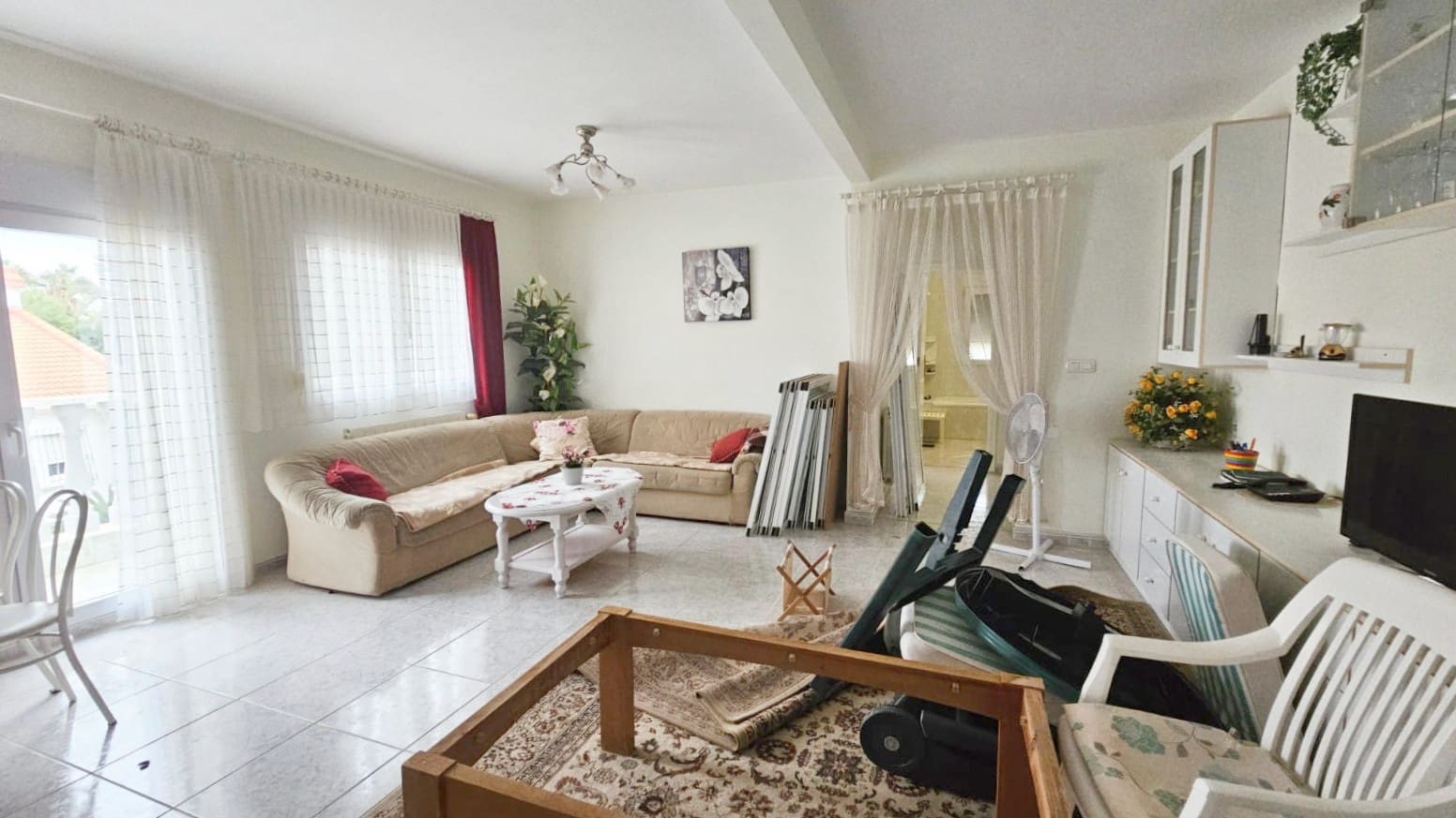 8 bedroom Villa for sale in Los Narejos with garage - € 399,000 (Ref: 10011180)