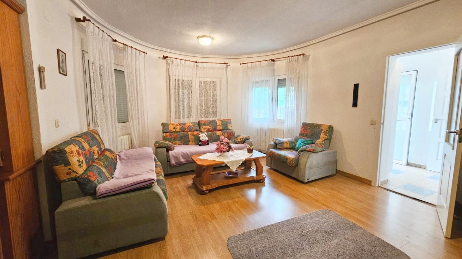 8 bedroom Villa for sale in Los Narejos with garage - € 399,000 (Ref: 10011180)