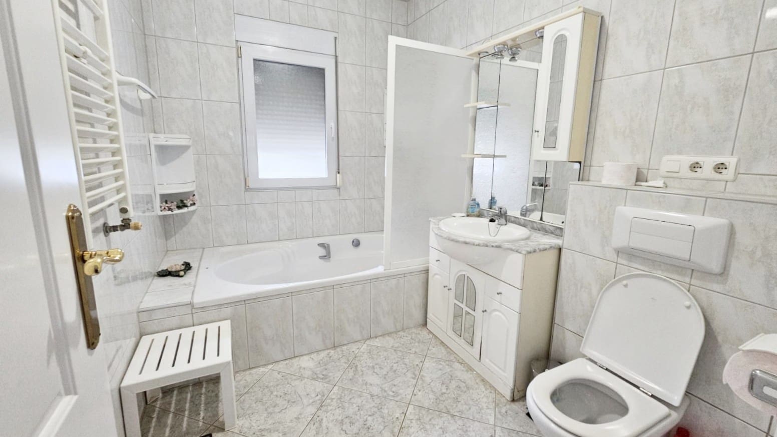 8 bedroom Villa for sale in Los Narejos with garage - € 399,000 (Ref: 10011180)