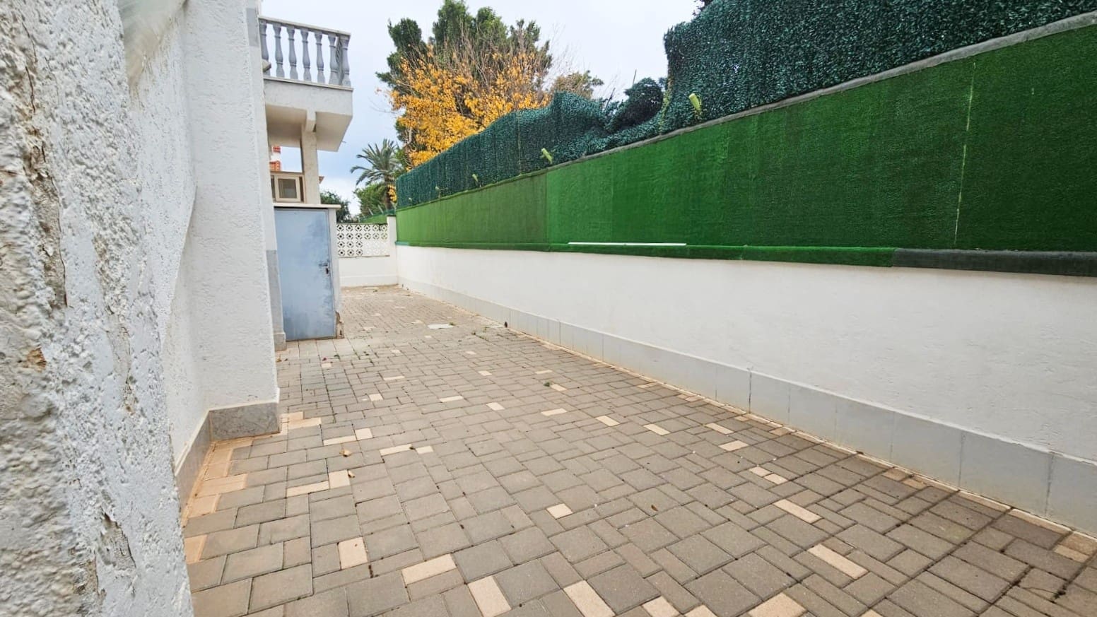 8 bedroom Villa for sale in Los Narejos with garage - € 399,000 (Ref: 10011180)