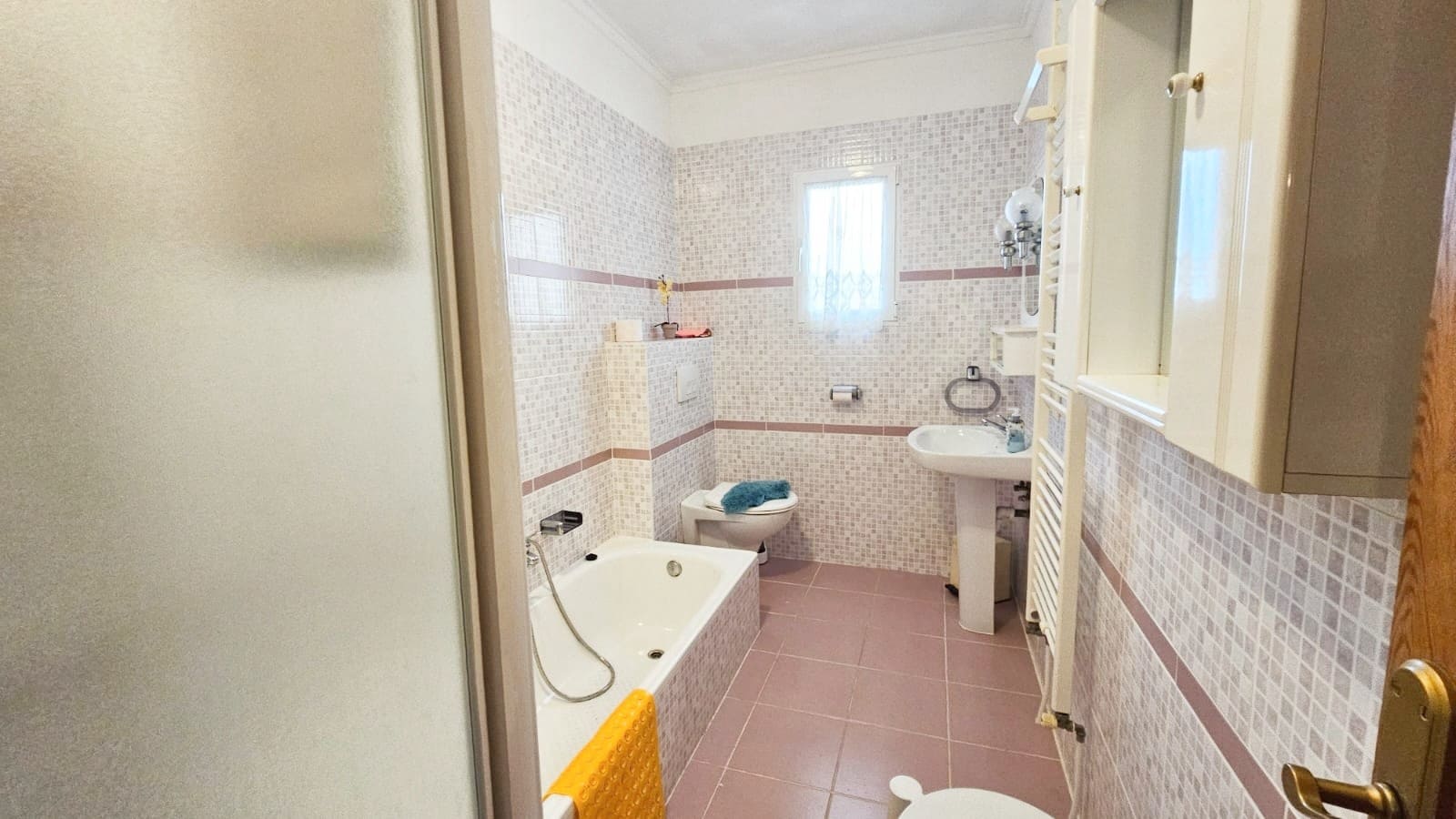 8 bedroom Villa for sale in Los Narejos with garage - € 399,000 (Ref: 10011180)