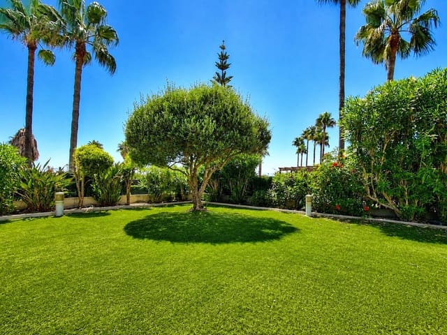 Apartamento de 3 habitaciones en San Luis de Sabinillas, Manilva en venta con piscina - 750.000 € (Ref: 10013014)