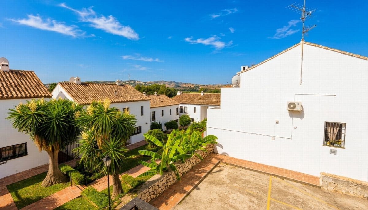 3 bedroom Villa for sale in Mijas Golf with pool - € 425,000 (Ref: 10013061)