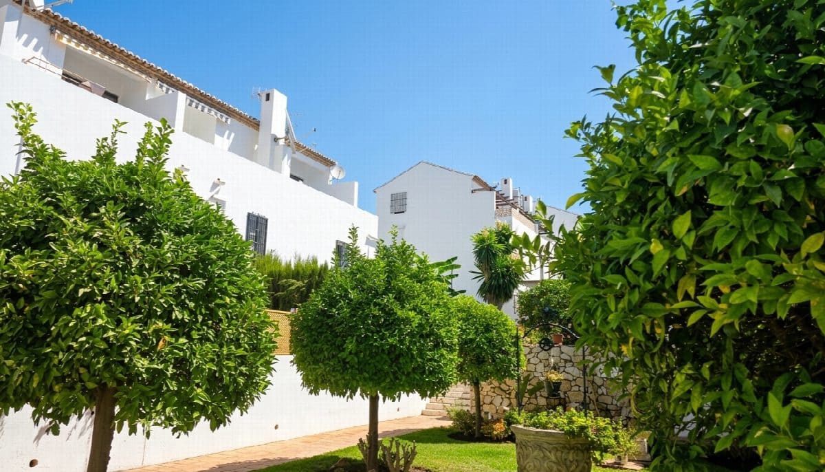 3 bedroom Villa for sale in Mijas Golf with pool - € 425,000 (Ref: 10013061)