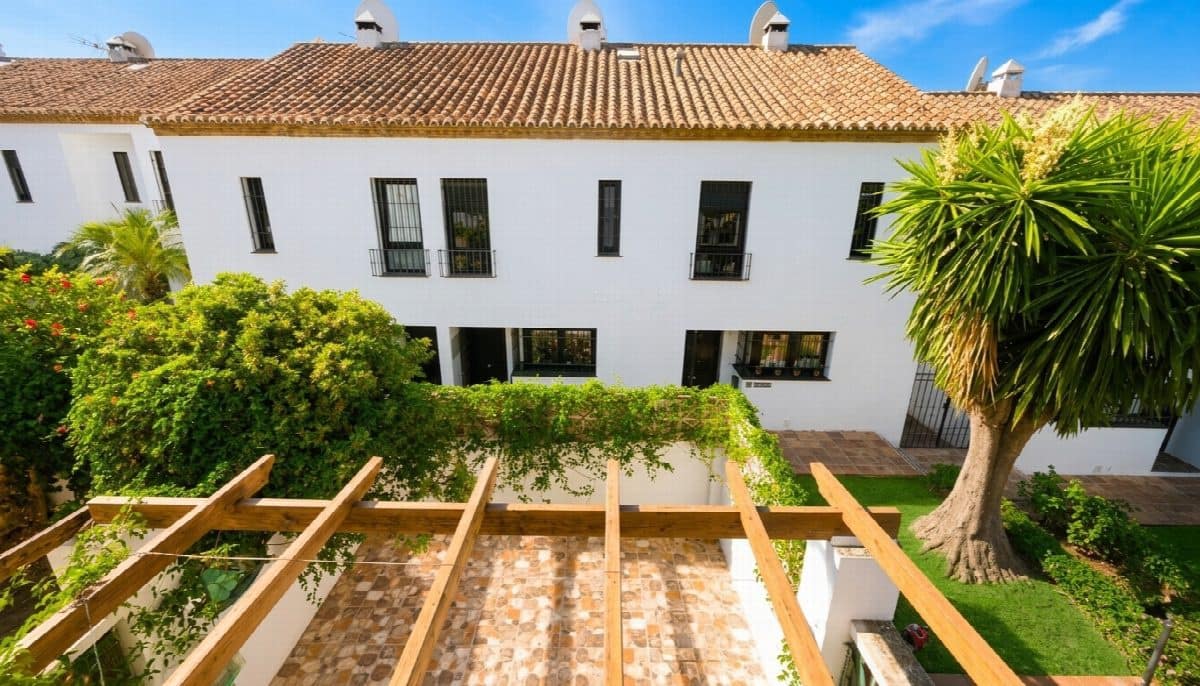 3 bedroom Villa for sale in Mijas Golf with pool - € 425,000 (Ref: 10013061)