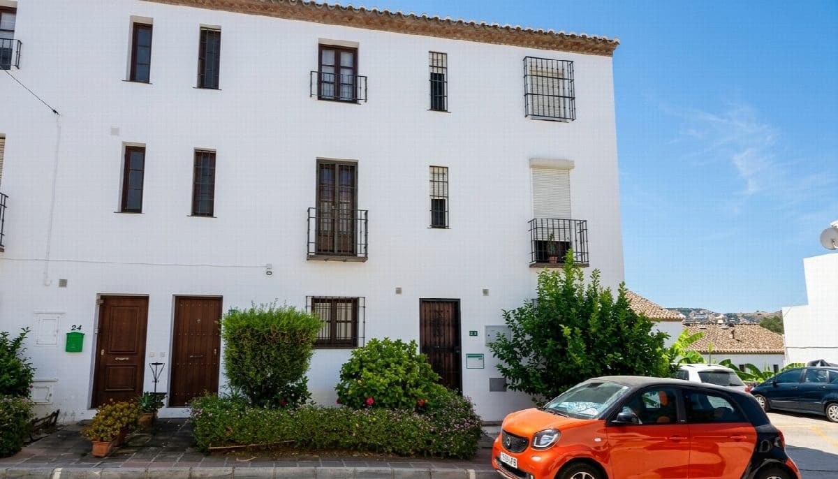 3 bedroom Villa for sale in Mijas Golf with pool - € 425,000 (Ref: 10013061)