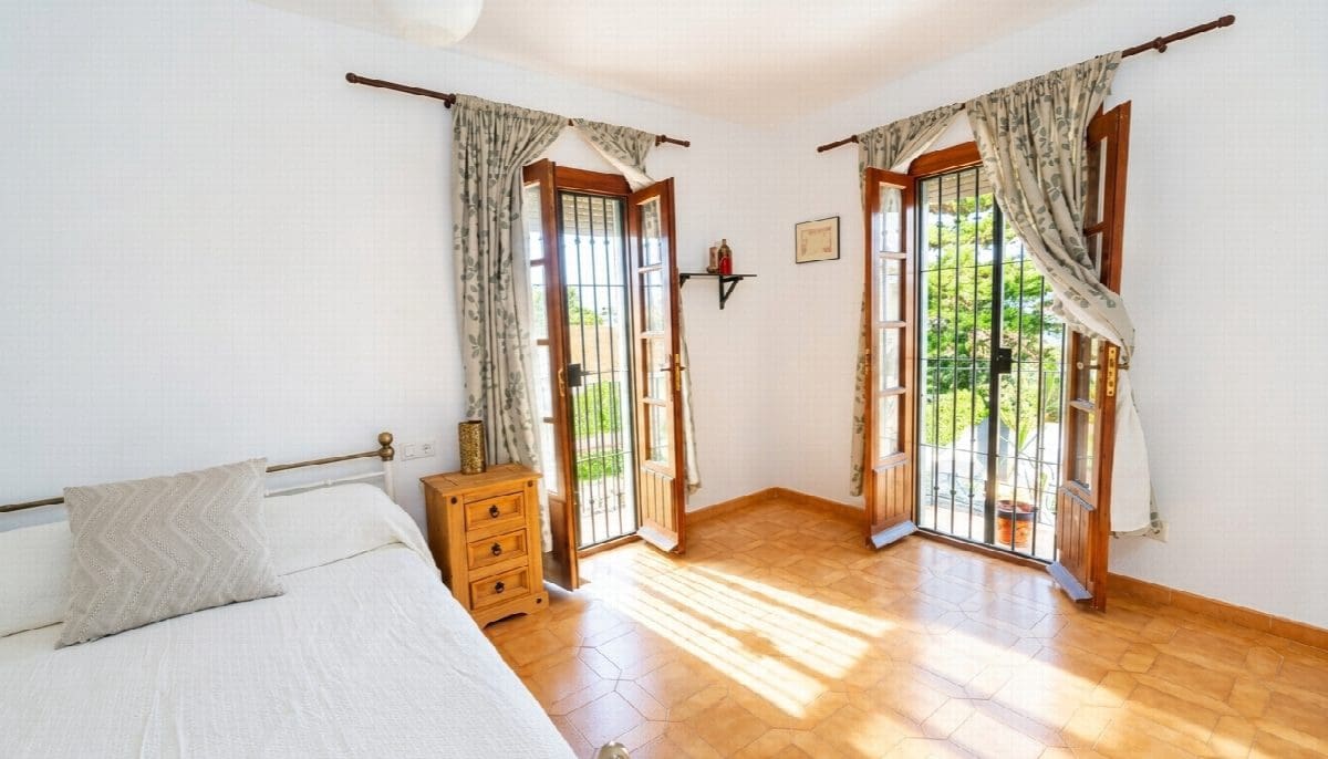 3 bedroom Villa for sale in Mijas Golf with pool - € 425,000 (Ref: 10013061)