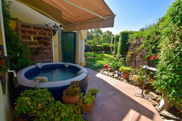 3 soverom Villa til salgs i Casco Antiguo, Marbella med svømmebasseng garasje - € 739 000 (Ref: 10013062)