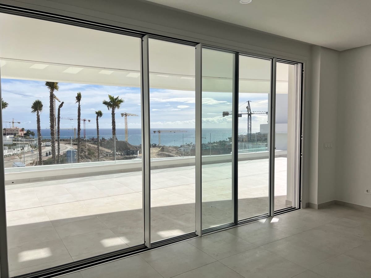 3 slaapkamer Appartement te koop in La Cala de Mijas met zwembad - € 990.000 (Ref: 10015250)
