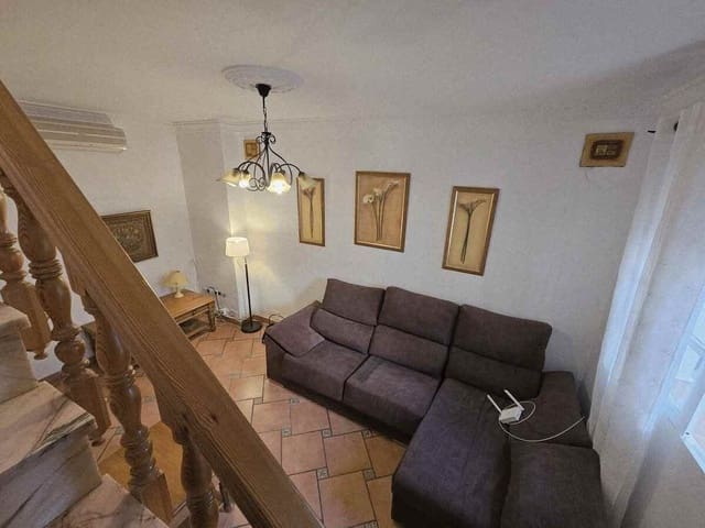 3 slaapkamer Huis te koop in Manilva Pueblo, Manilva met zwembad - € 215.000 (Ref: 10015266)