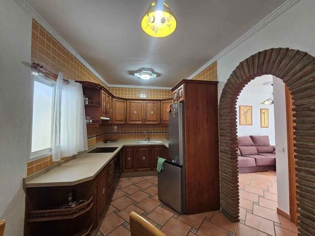 3 slaapkamer Huis te koop in Manilva Pueblo, Manilva met zwembad - € 215.000 (Ref: 10015266)