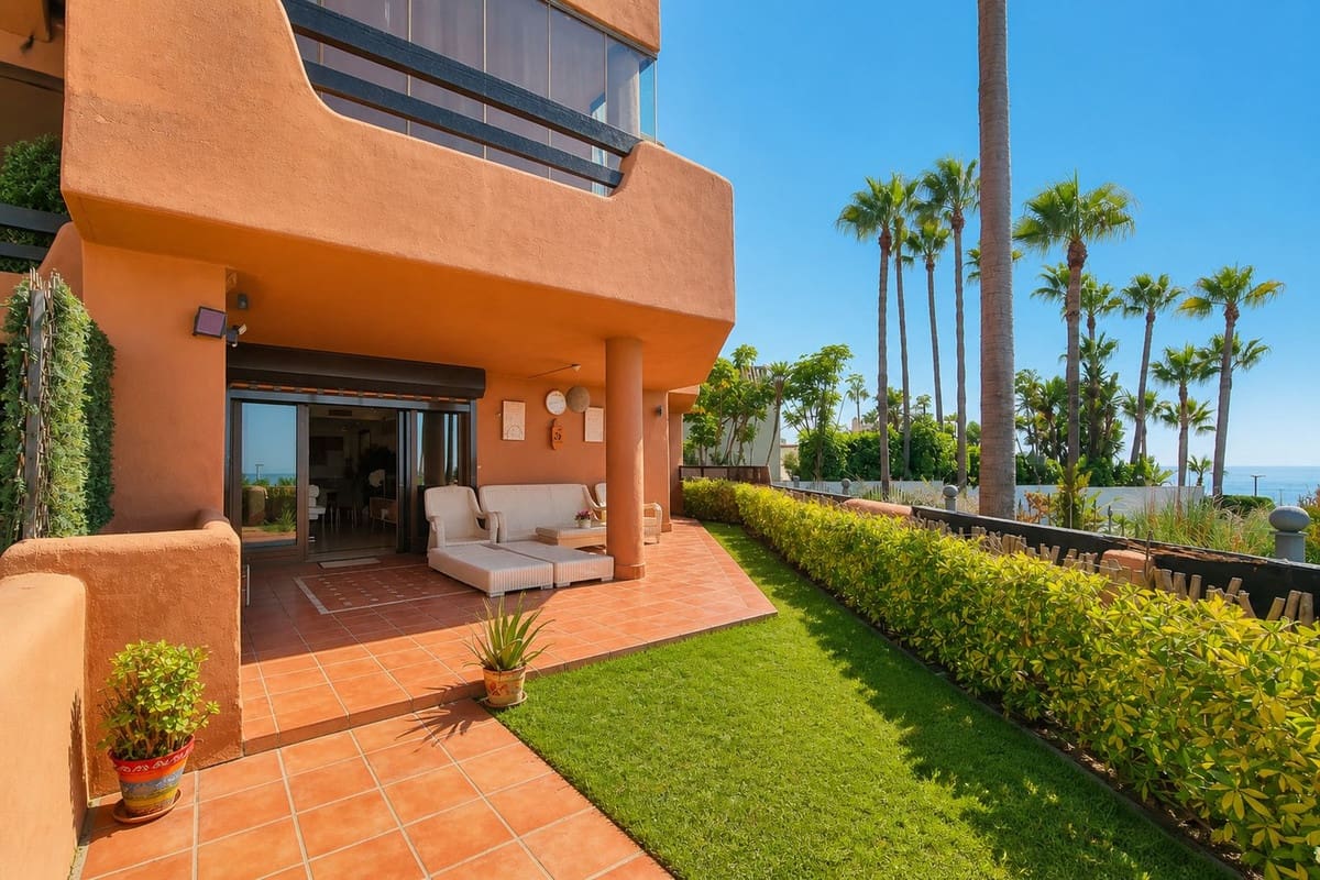 3 sypialnia Apartament na sprzedaż w Estepona z basenem - 1 100 000 € (Ref: 10017251)