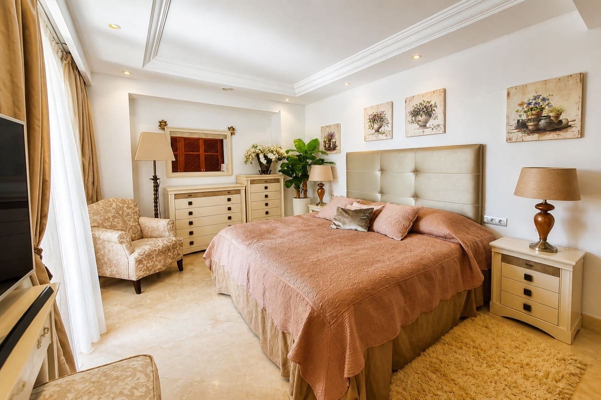 3 sypialnia Apartament na sprzedaż w Estepona z basenem - 1 100 000 € (Ref: 10017251)
