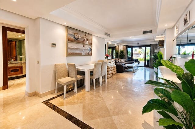 2 soverom Leilighet til salgs i Puerto de Estepona, Estepona med svømmebasseng - € 750 000 (Ref: 10017252)
