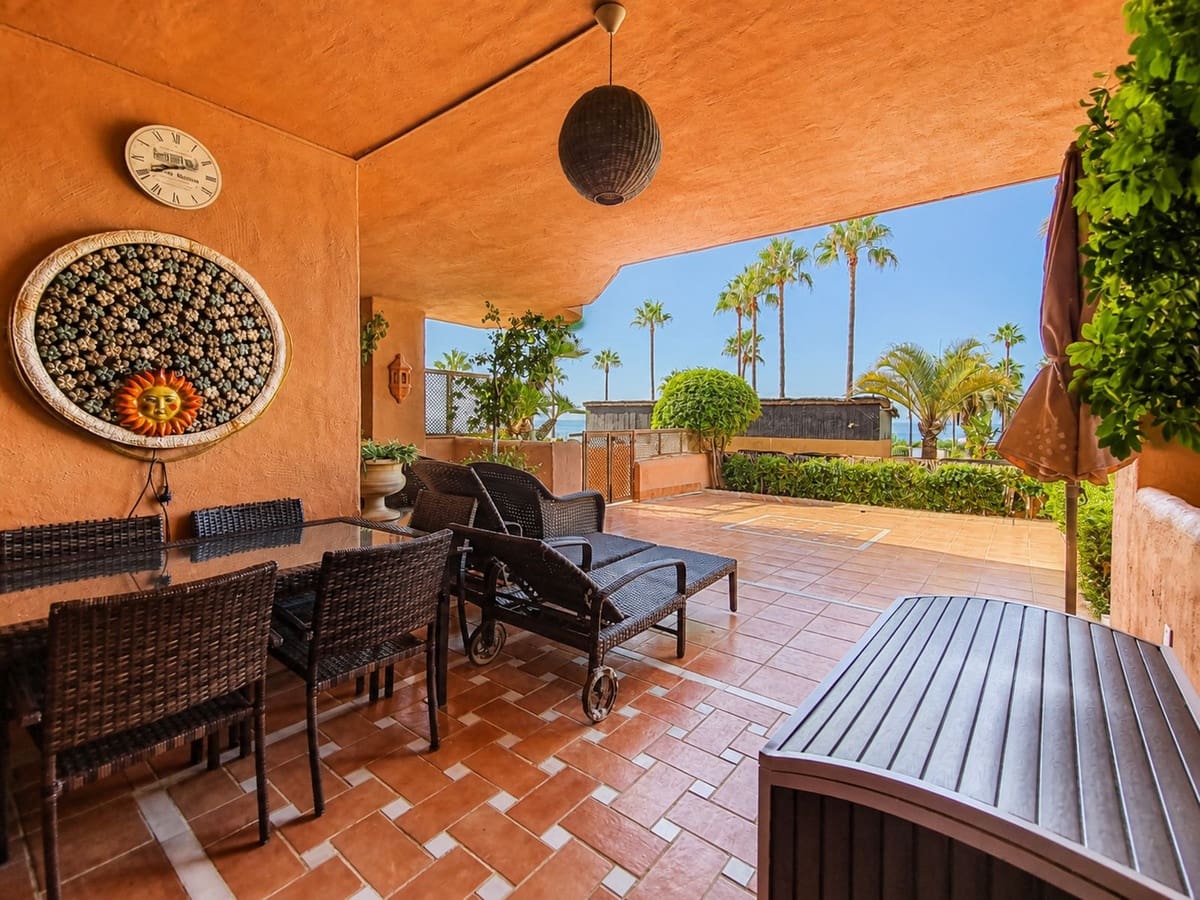 2 soverom Leilighet til salgs i Estepona med svømmebasseng - € 750 000 (Ref: 10017252)