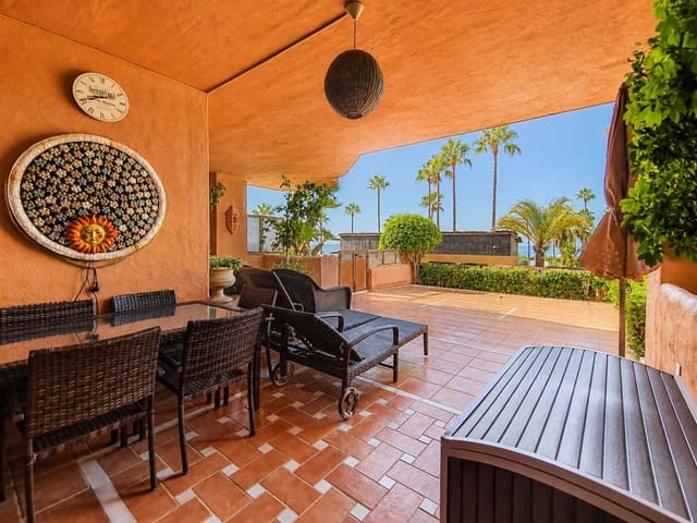 2 soverom Leilighet til salgs i Puerto de Estepona, Estepona med svømmebasseng - € 750 000 (Ref: 10017252)