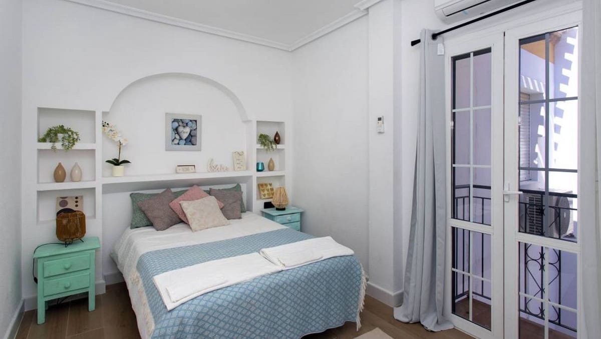 3 sovrum Lägenhet till salu i Playa Flamenca med pool garage - 330 000 € (Ref: 10017253)