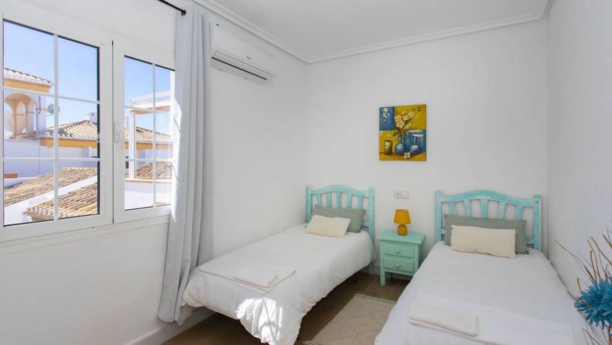 3 sovrum Lägenhet till salu i Playa Flamenca med pool garage - 330 000 € (Ref: 10017253)