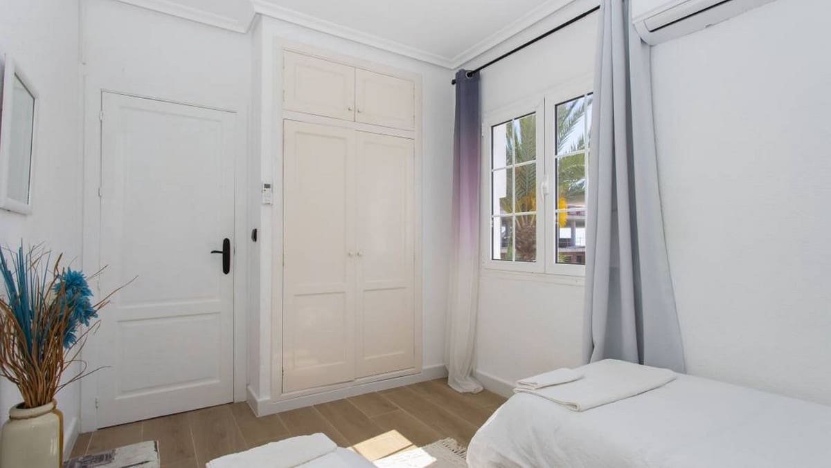 3 sovrum Lägenhet till salu i Playa Flamenca med pool garage - 330 000 € (Ref: 10017253)
