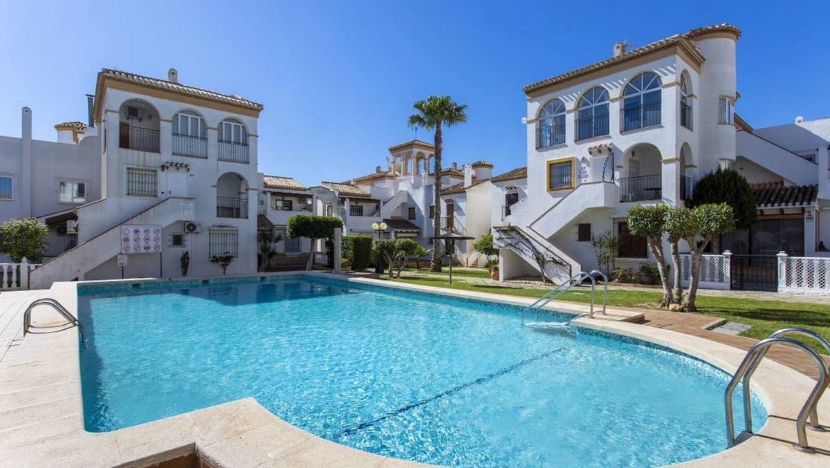 3 sovrum Lägenhet till salu i Playa Flamenca med pool garage - 330 000 € (Ref: 10017253)