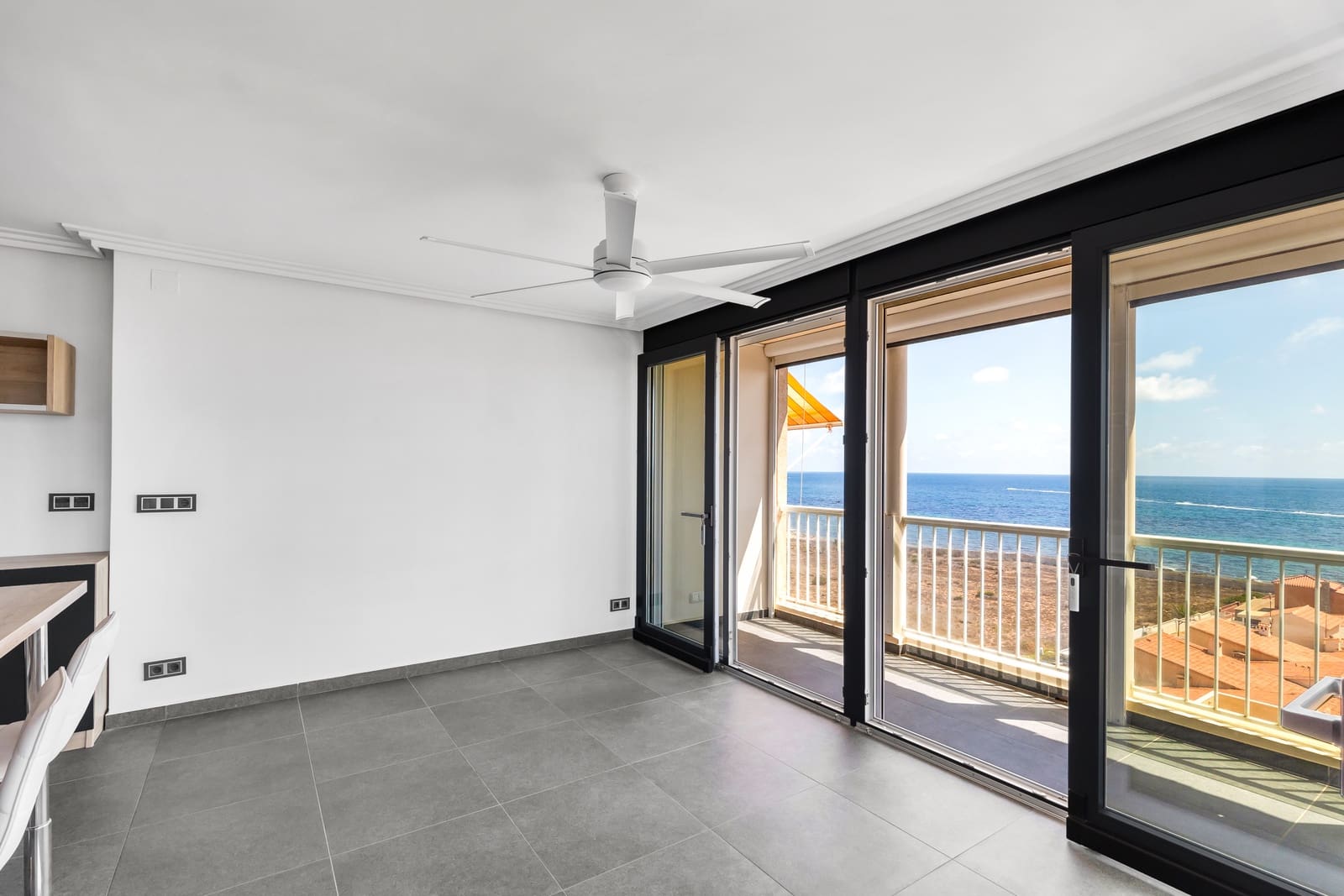 1 bedroom Apartment for sale in Torrevieja with garage - € 245,000 (Ref: 10017254)