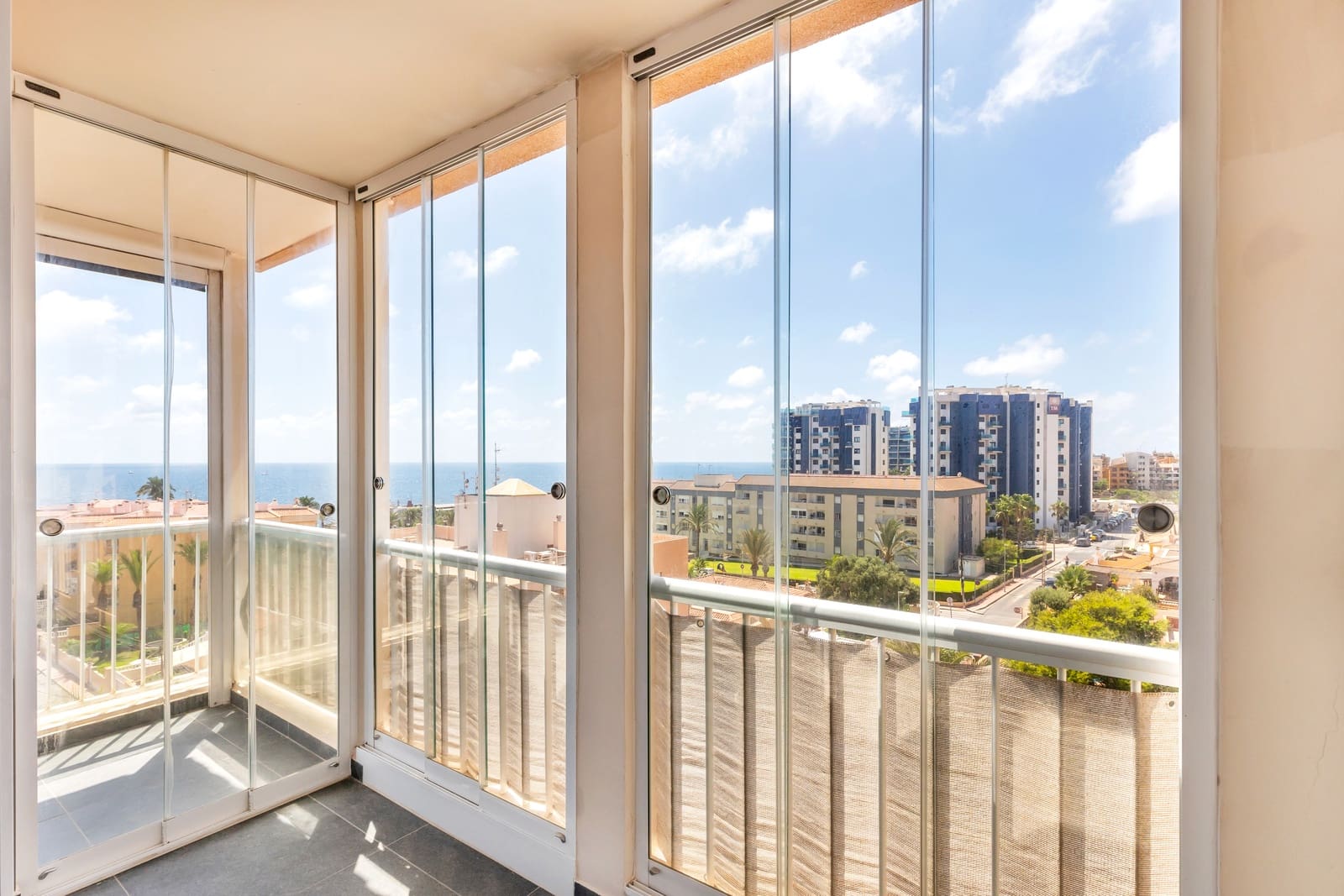1 bedroom Apartment for sale in Torrevieja with garage - € 245,000 (Ref: 10017254)